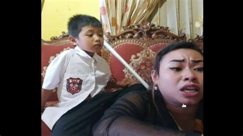 bokep indonesia tante ngewe sama keponakan yang masih +smp。